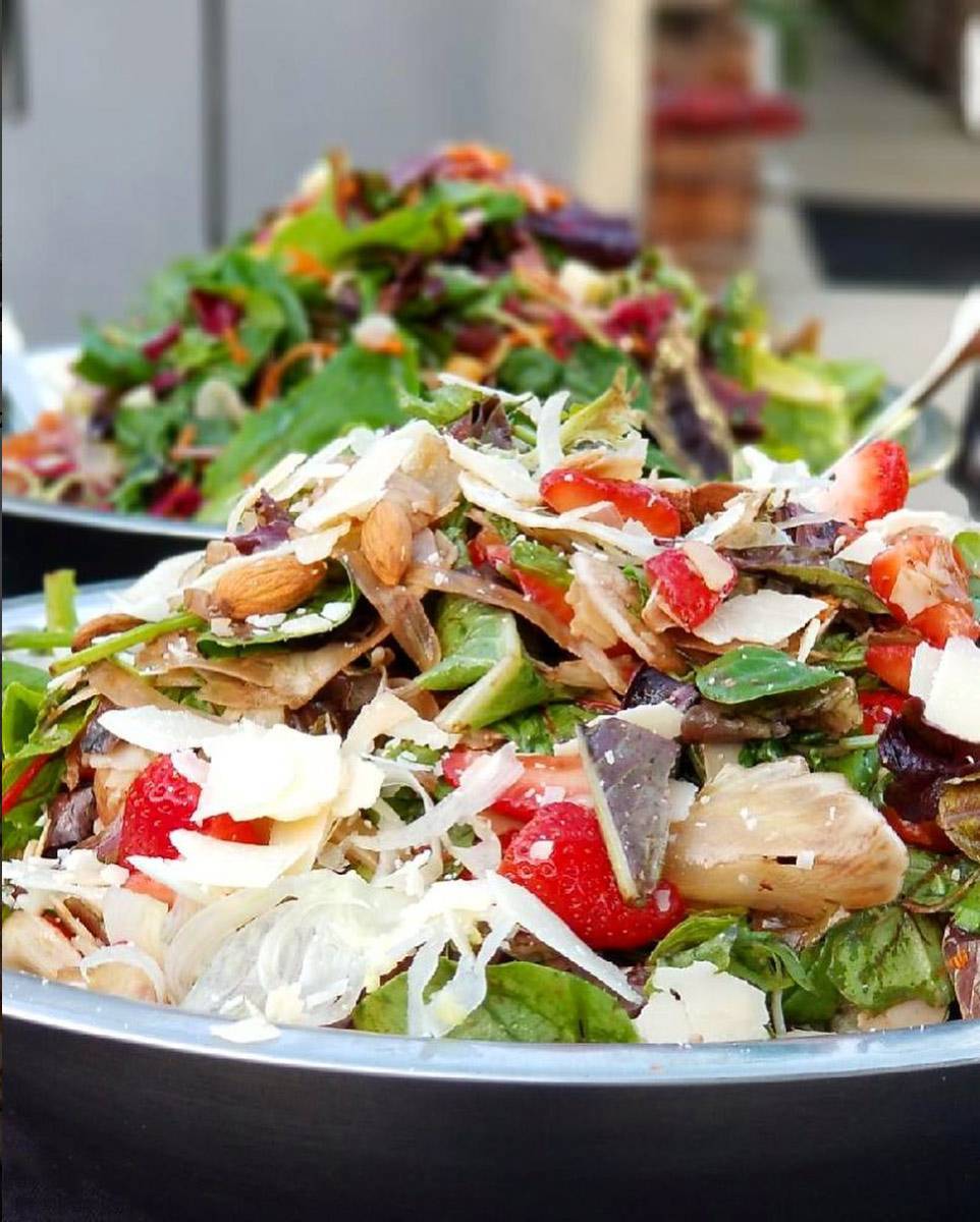 Two Doughs Pizza Co. | restaurant | 28860 Roadside Dr, Agoura Hills, CA 91301, USA | 8188511052 OR +1 818-851-1052