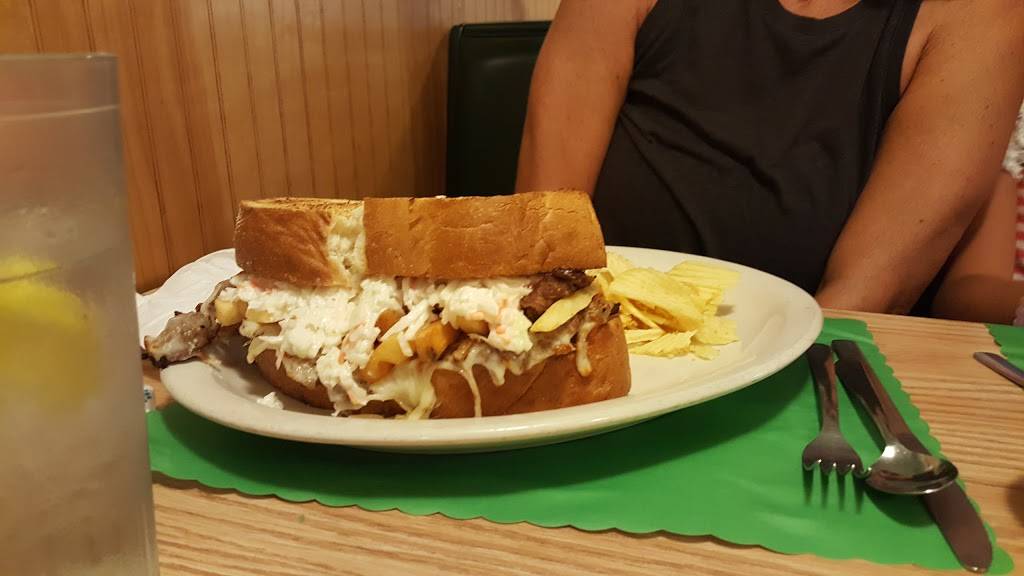 Hunners Pizza & Restaurant | restaurant | 811 Station St, Sturgeon, PA 15082, USA | 7249269636 OR +1 724-926-9636