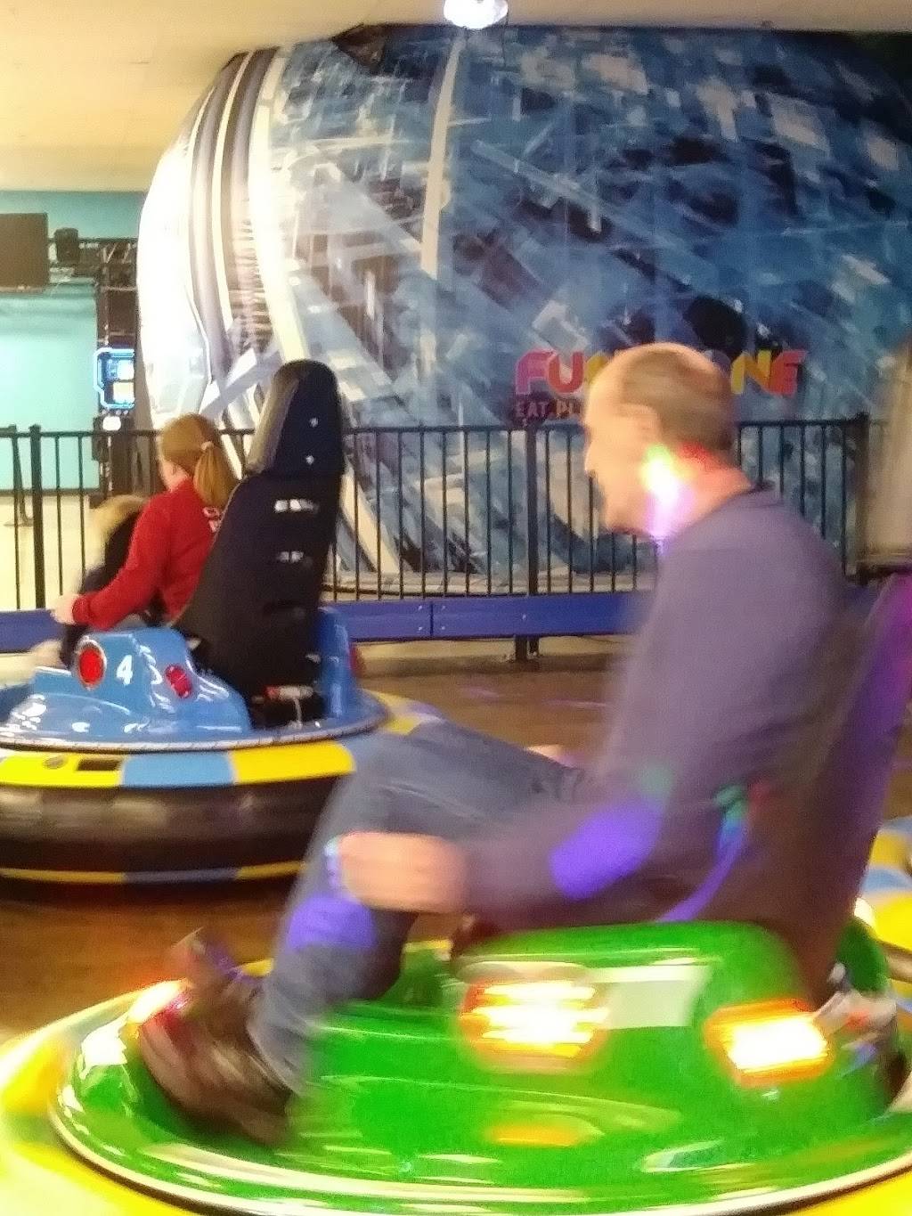 Fun Zone | restaurant | 2011 63rd St, Downers Grove, IL 60516, USA | 6304892333 OR +1 630-489-2333