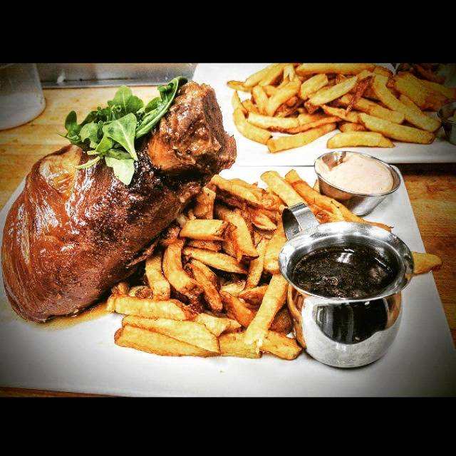 Walter Bistro | restaurant | 1575 Rue Fleury E, Montréal, QC H2C 1S7, Canada | 4383835837 OR +1 438-383-5837