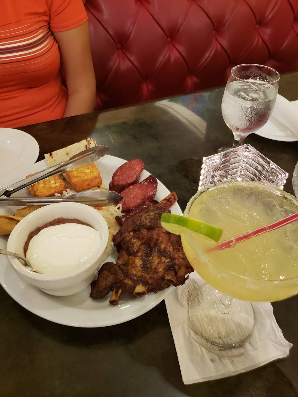 El Novillo Restaurant | restaurant | 15450 New Barn Rd #110, Miami Lakes, FL 33014, USA | 3058192755 OR +1 305-819-2755