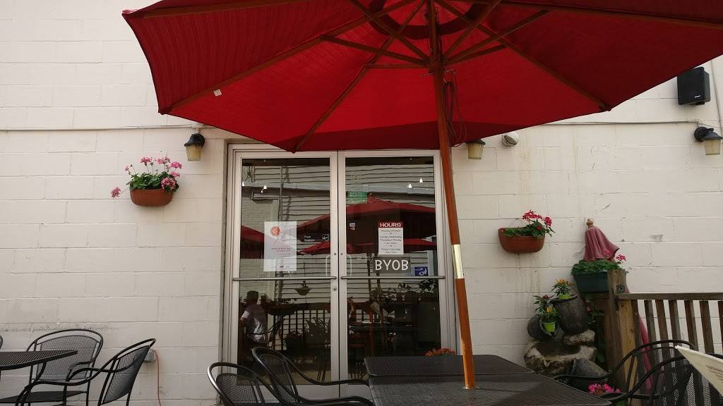 Daphne Cafe | restaurant | 5811 Ellsworth Ave, Pittsburgh, PA 15232, USA | 4124411130 OR +1 412-441-1130