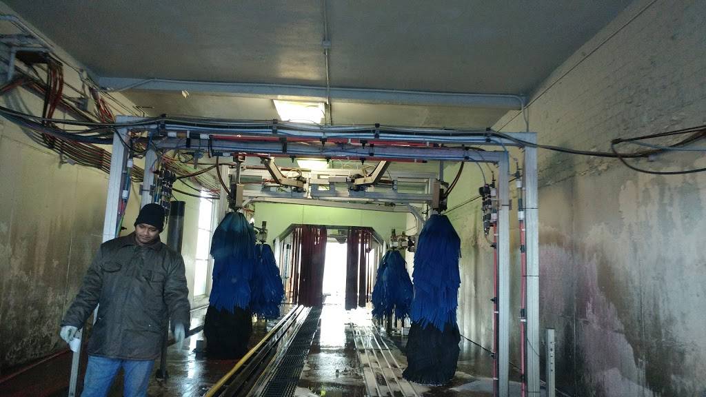 Esso | restaurant | 540 Evans Ave, Etobicoke, ON M8W 2V4, Canada | 4162521112 OR +1 416-252-1112