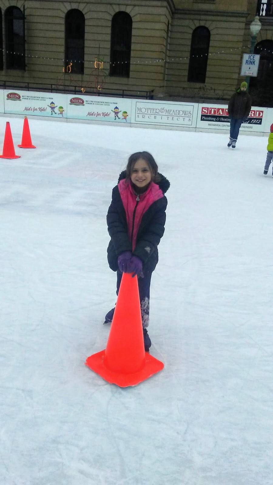 Arcade Coneys | restaurant | 215 Tuscarawas St W, Canton, OH 44702, USA | 3304542294 OR +1 330-454-2294