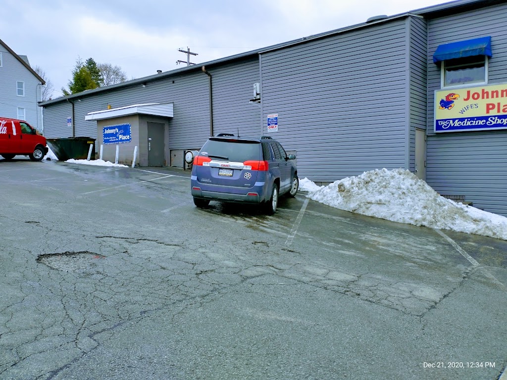 Johnnys Wifes Place | restaurant | 501 Harrison Ave, Jeannette, PA 15644, USA | 7245232557 OR +1 724-523-2557