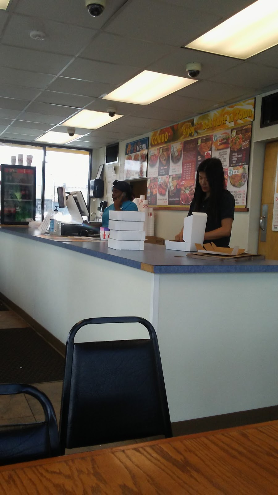 Wild Wing Station | restaurant | 2212 Halls Mill Rd, Mobile, AL 36606, USA | 2512196867 OR +1 251-219-6867