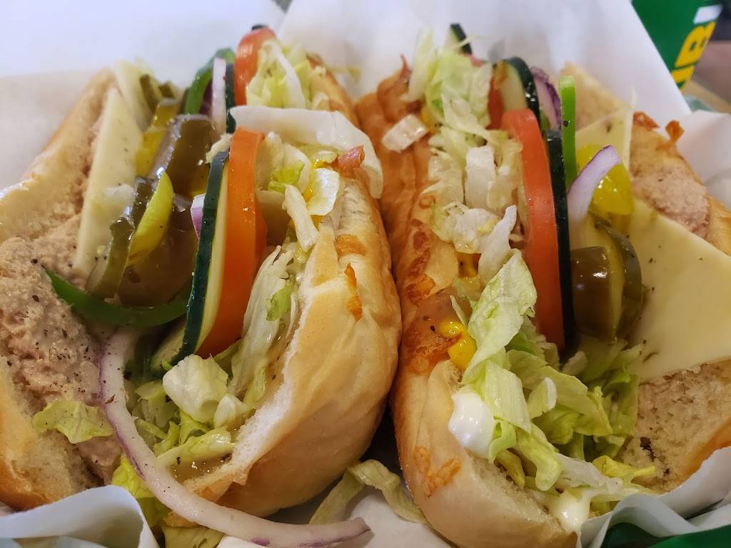 Subway | restaurant | 2448 N Clovis Ave, Fresno, CA 93727, USA | 5592922020 OR +1 559-292-2020