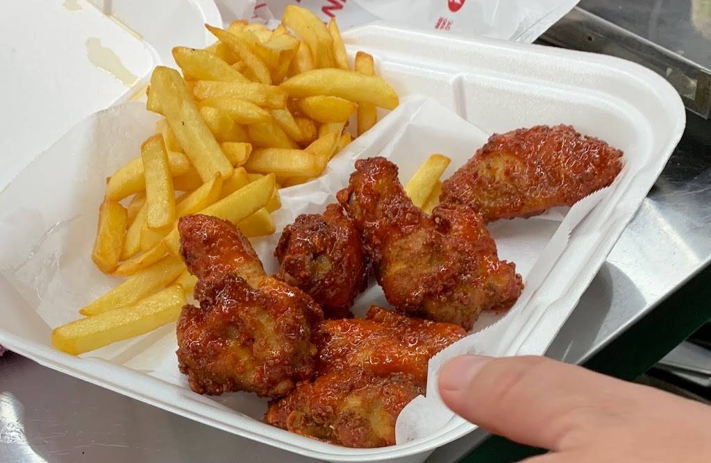 Captain Shark Restaurant & Grill | restaurant | 1050 N Federal Hwy, Hallandale Beach, FL 33009, USA | 9544573500 OR +1 954-457-3500