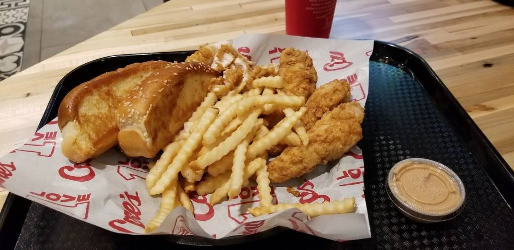 Raising Canes Chicken Fingers | meal takeaway | 3224 Coffee Rd, Bakersfield, CA 93308, USA | 6615891888 OR +1 661-589-1888