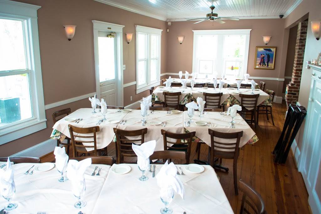 Beaufort Grocery | restaurant | 117 Queen St, Beaufort, NC 28516, USA | 2527283899 OR +1 252-728-3899