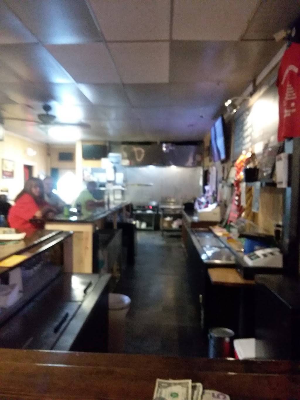 Troyers Tavern | restaurant | 196 Mahoning St, Cloverdale, OH 45827, USA | 4194882805 OR +1 419-488-2805