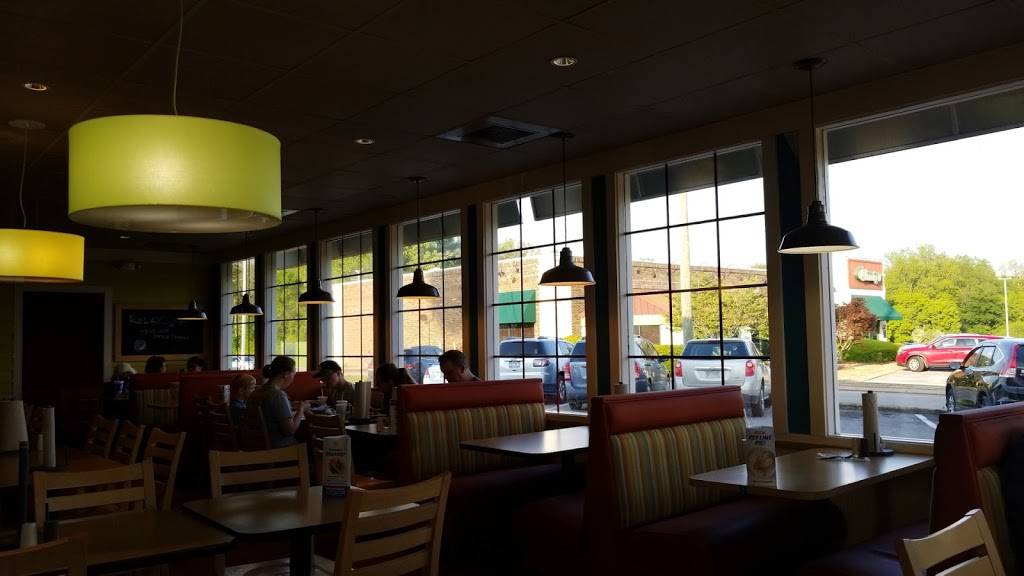 Captain Ds | restaurant | 2 Recreation Dr, Oxford, AL 36203, USA | 2568352455 OR +1 256-835-2455