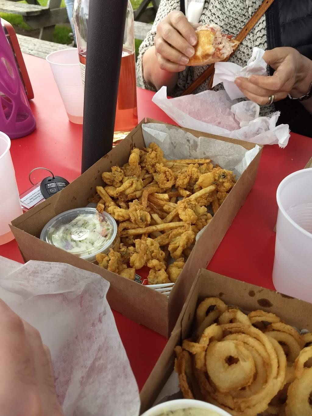 Ericas Seafood | restaurant | 505 Basin Point Rd, Harpswell, ME 04079, USA | 2078337354 OR +1 207-833-7354