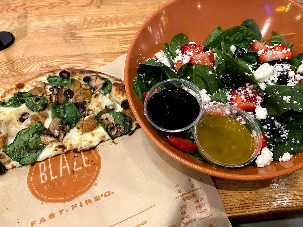 Blaze Pizza | meal takeaway | 13250 S Cleveland Ave, Fort Myers, FL 33907, USA | 2399358942 OR +1 239-935-8942