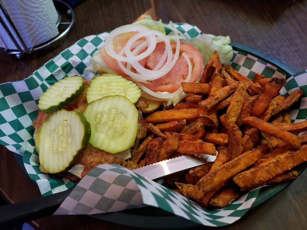 TRs Front Row On Greenwood | restaurant | 219 W Greenwood Ave, Waukegan, IL 60087, USA | 8476232337 OR +1 847-623-2337