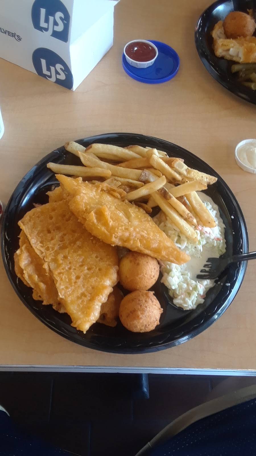 Long John Silvers | restaurant | 596 W Olive Ave, Porterville, CA 93257, USA | 5597843674 OR +1 559-784-3674