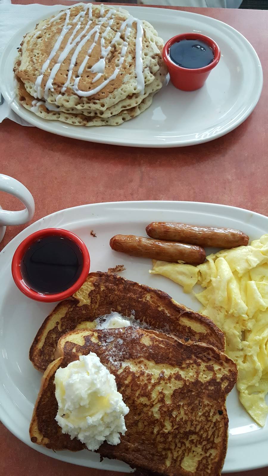 Friendlys | restaurant | 1229 S Willow St, Manchester, NH 03103, USA | 6036680542 OR +1 603-668-0542