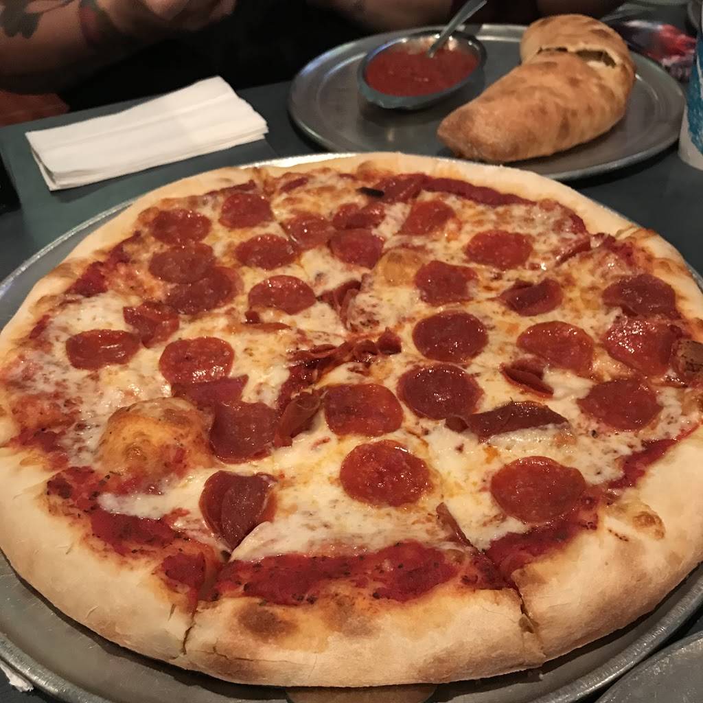 Moon River Pizza | restaurant | 925 S 14th St, Fernandina Beach, FL 32034, USA | 9043213400 OR +1 904-321-3400