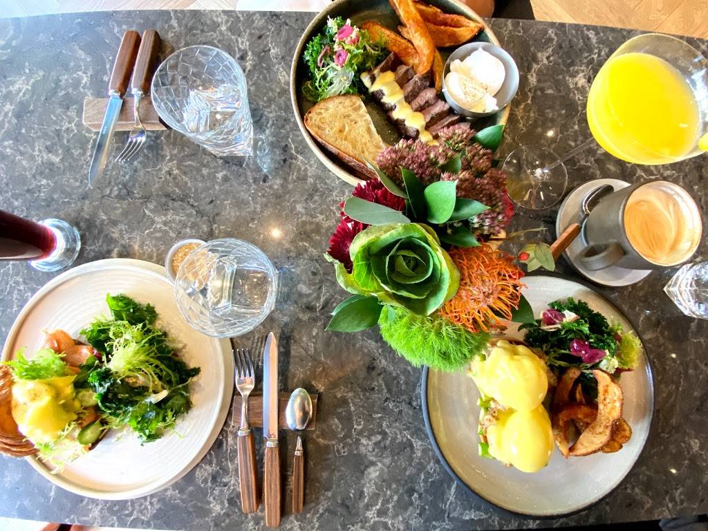 Hexagon Restaurant | restaurant | 210 Lakeshore Rd E, Oakville, ON L6M 3R7, Canada | 9058441286 OR +1 905-844-1286