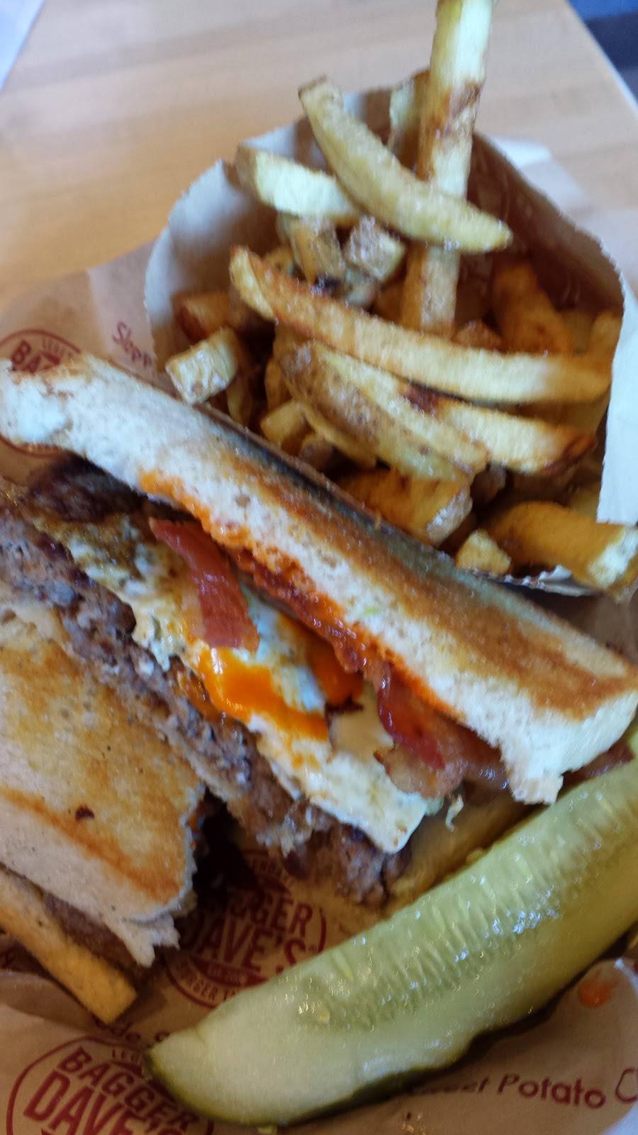 Bagger Daves | restaurant | 26054 Novi Rd, Novi, MI 48375, USA | 2483743289 OR +1 248-374-3289