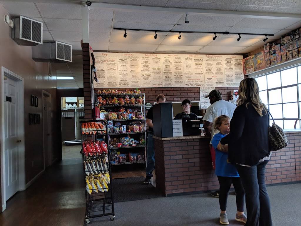 Praters Taters | restaurant | 20725 E Main St, Huntingdon, TN 38344, USA | 7315353501 OR +1 731-535-3501