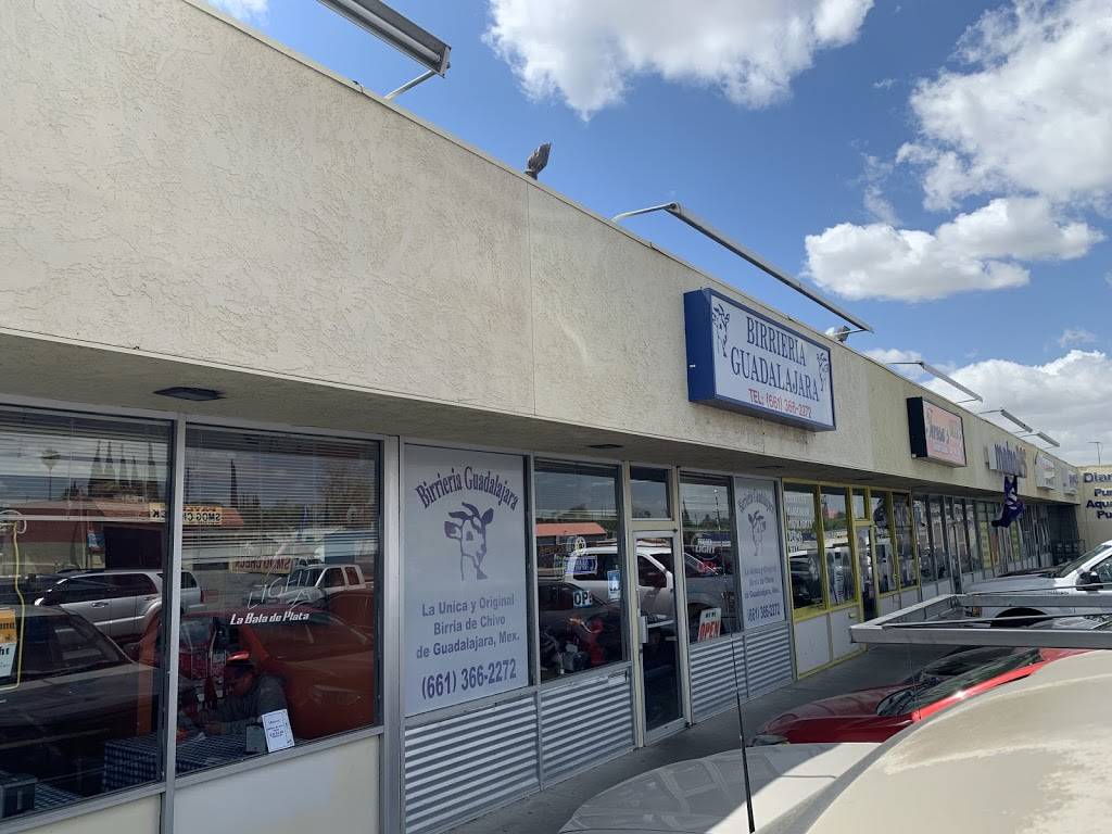 Birrieria Guadalajara | restaurant | 3217 Niles St, Bakersfield, CA 93306, USA | 6613662272 OR +1 661-366-2272