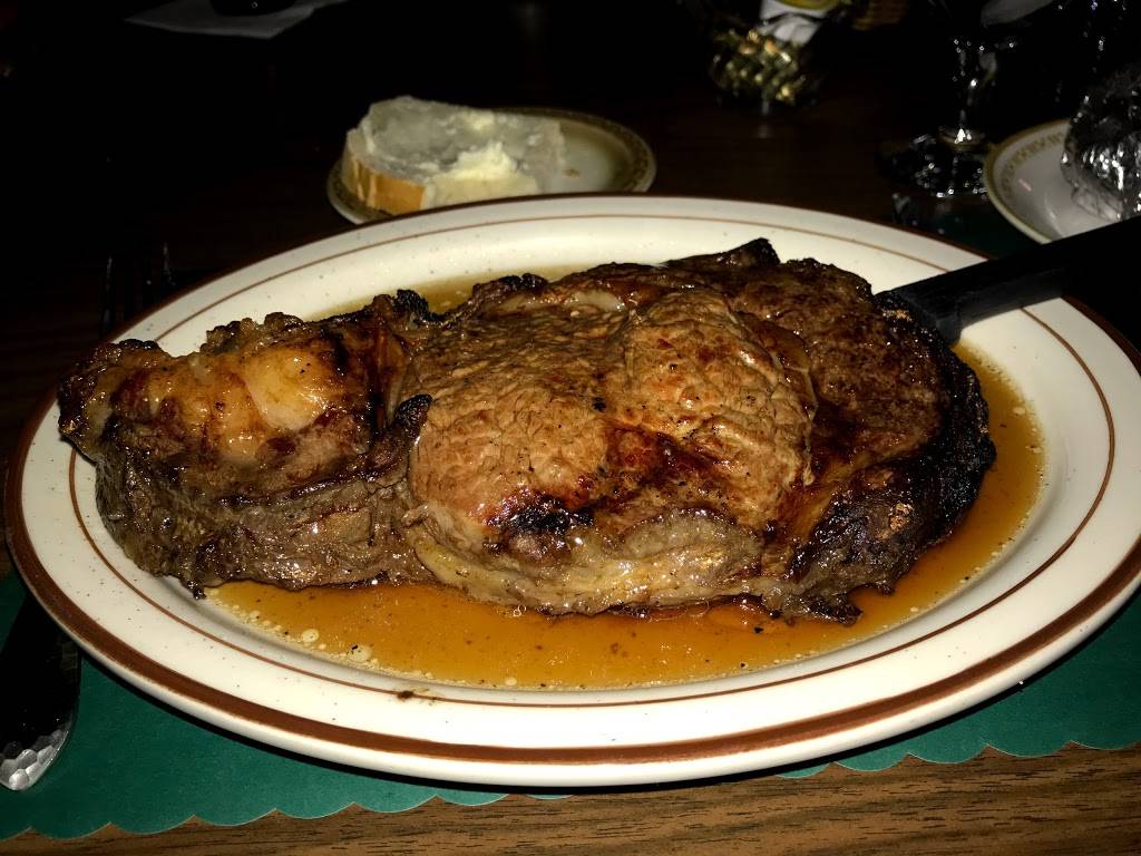 Mathews Supper Club | restaurant | 155 8th St, Clintonville, WI 54929, USA | 7158233463 OR +1 715-823-3463