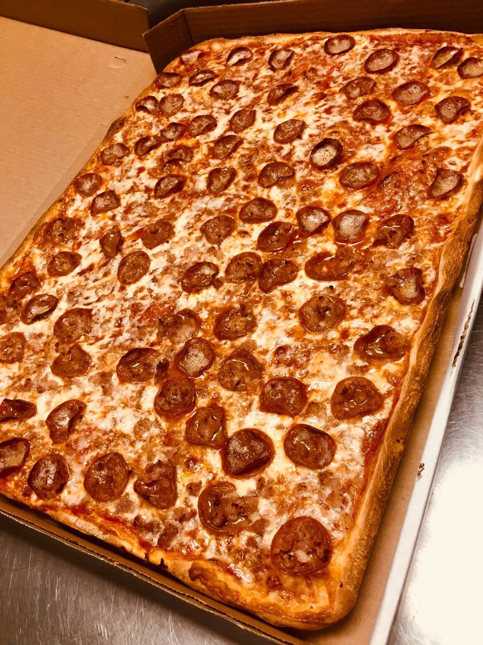 Nonis Pizzeria | meal takeaway | 4 Livingston Ave, Grimsby, ON L3M 1K5, Canada | 9053093553 OR +1 905-309-3553