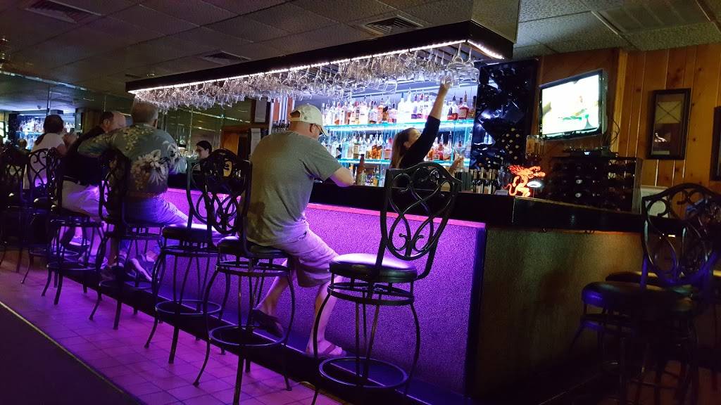 Marios Italian Restaurant | restaurant | 611 Airline Blvd, Portsmouth, VA 23707, USA | 7576737799 OR +1 757-673-7799