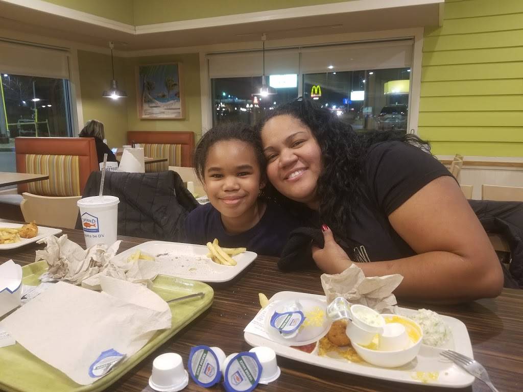 Captain Ds | restaurant | 3061 Wilma Rudolph Blvd, Clarksville, TN 37040, USA | 9319063631 OR +1 931-906-3631