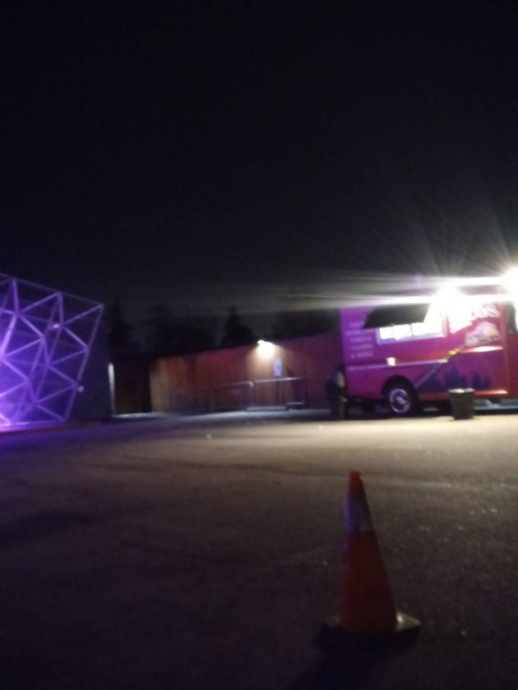 The Mansion Nightclub | night club | 3801 W Lake St, Stone Park, IL 60165, USA | 7082238605 OR +1 708-223-8605