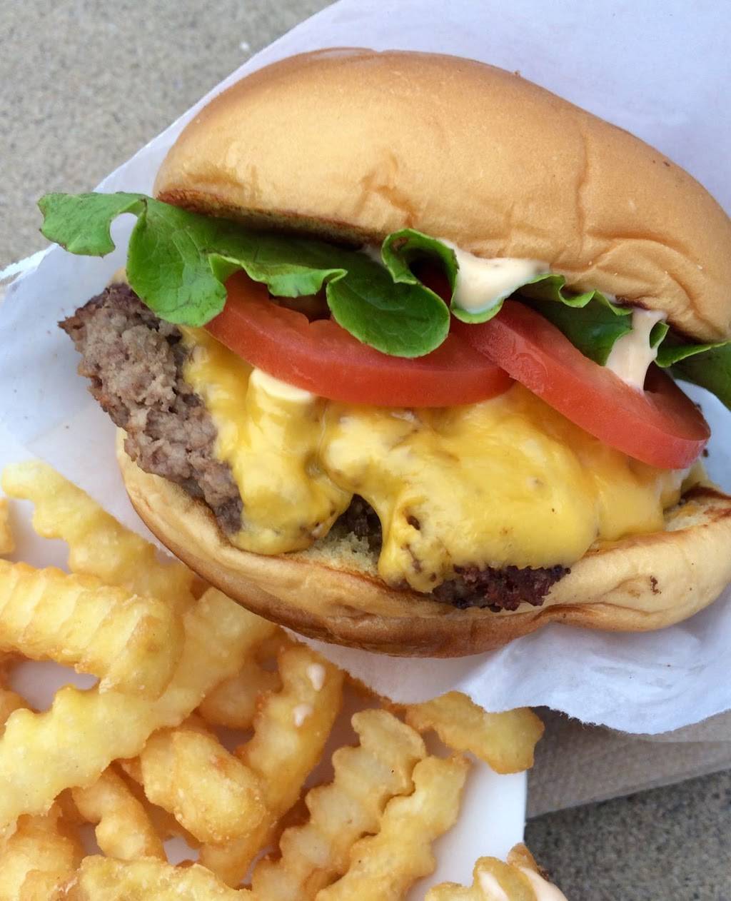 Shake Shack | restaurant | 4031 Hillsboro Pike #904, Nashville, TN 37215, USA | 6156106326 OR +1 615-610-6326