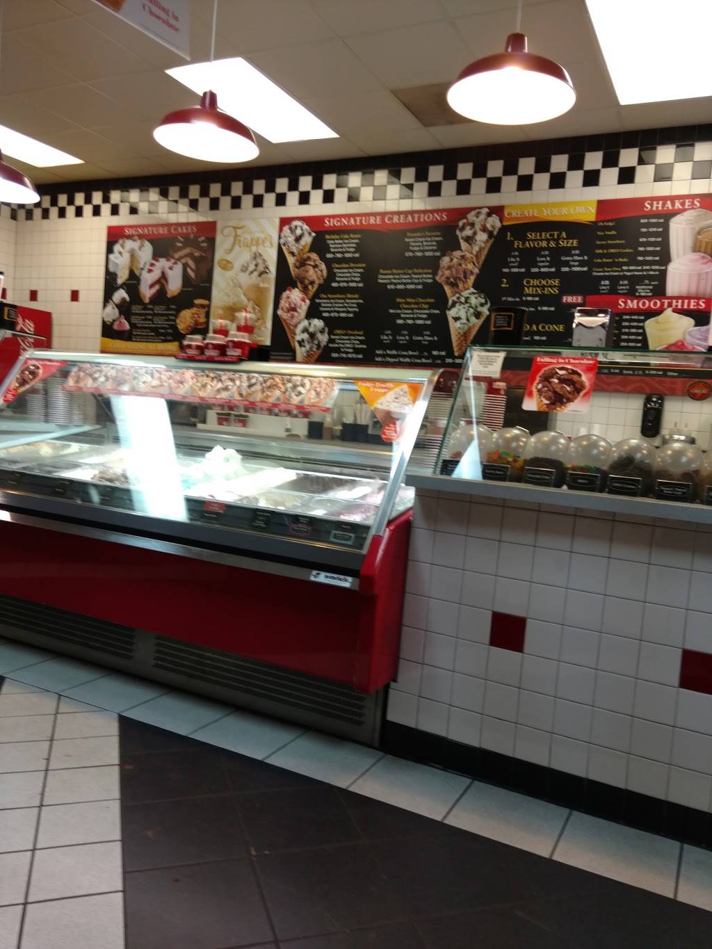 Cold Stone Creamery | bakery | 913 Dana Dr Ste 3D, Redding, CA 96003, USA | 5307221070 OR +1 530-722-1070