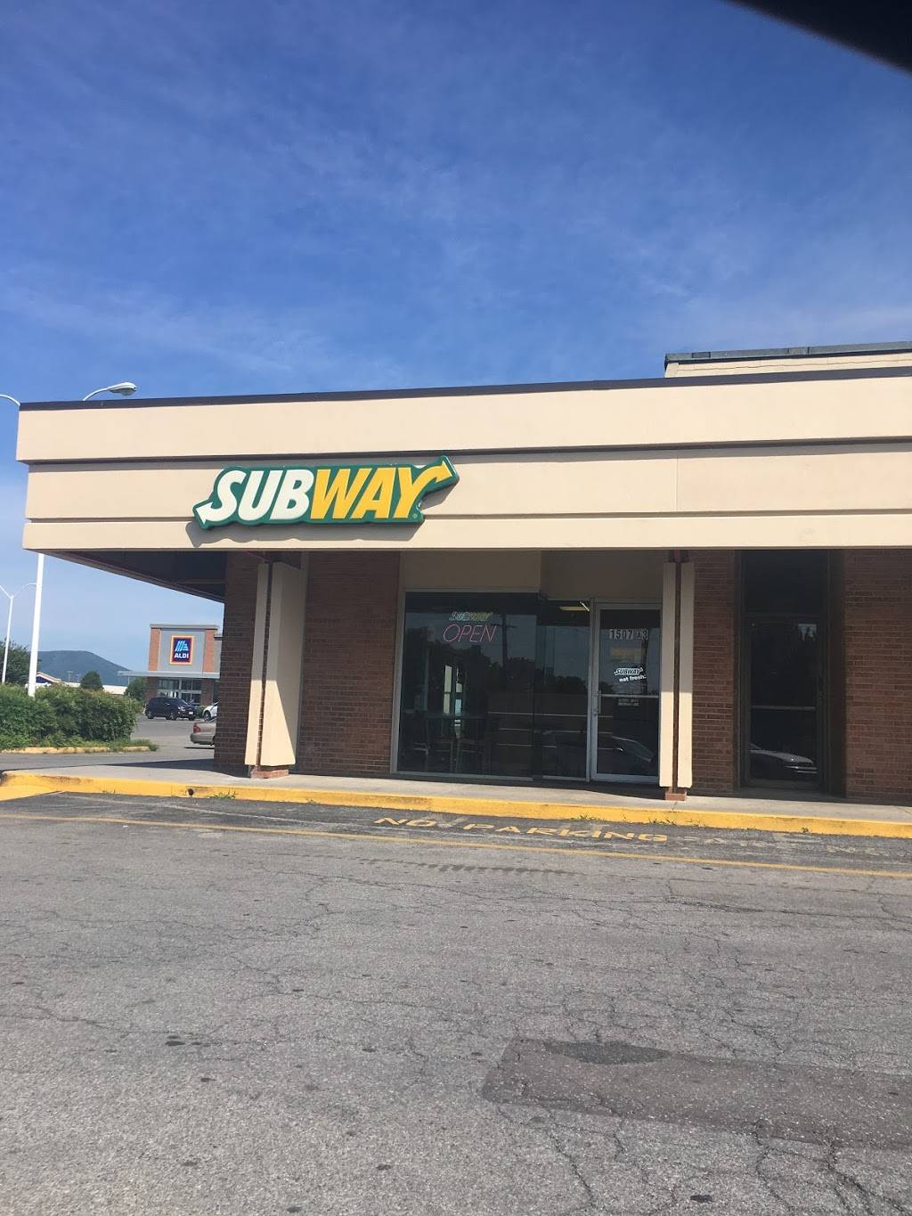 Subway | restaurant | 1507 Hershberger Rd NW, Roanoke, VA 24012, USA | 5405638441 OR +1 540-563-8441