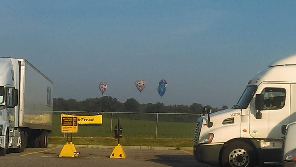 Pilot Travel Center | restaurant | 15901 11 Mile Rd, Battle Creek, MI 49014, USA | 2699689949 OR +1 269-968-9949