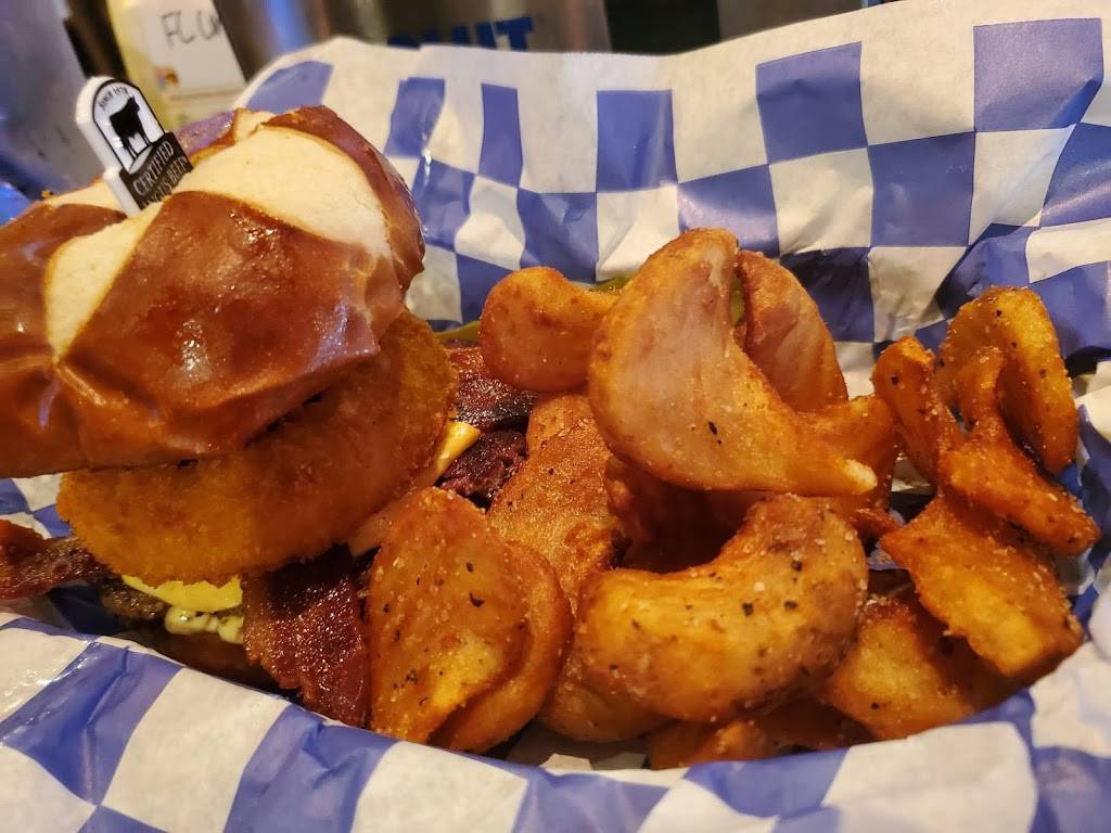 Street City Pub | restaurant | 580 Walnut St, Cincinnati, OH 45202, USA | 5138737529 OR +1 513-873-7529