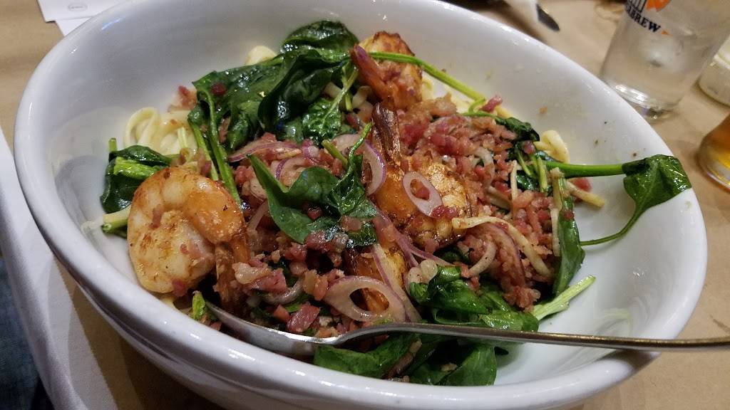 Crane Room Grille | restaurant | 3009 Wilmington Rd, New Castle, PA 16105, USA | 7246561553 OR +1 724-656-1553