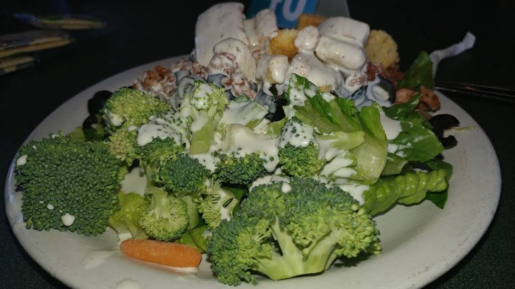 Round Table Pizza | meal delivery | 1515 Mitchell Rd, Ceres, CA 95307, USA | 2095411177 OR +1 209-541-1177