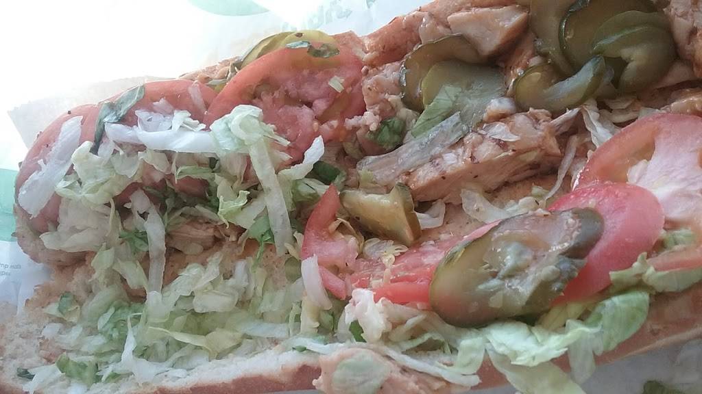 Subway | restaurant | 280 New Lancaster Rd, Leominster, MA 01453, USA | 9785376664 OR +1 978-537-6664