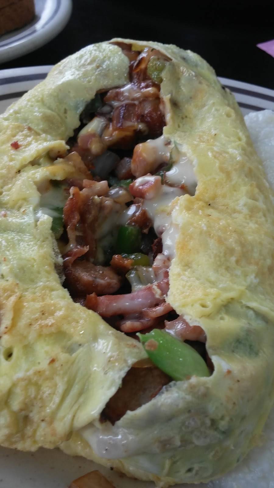 Omega Grill | restaurant | 18130 Fenkell Ave, Detroit, MI 48223, USA | 3138355000 OR +1 313-835-5000