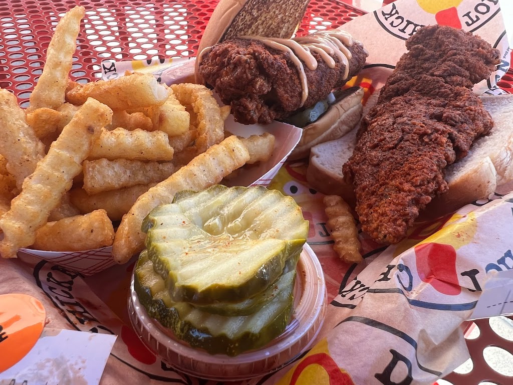 Daves Hot Chicken | restaurant | 3620 W Expy 83 Suite 150, McAllen, TX 78501, USA | 9564682286 OR +1 956-468-2286