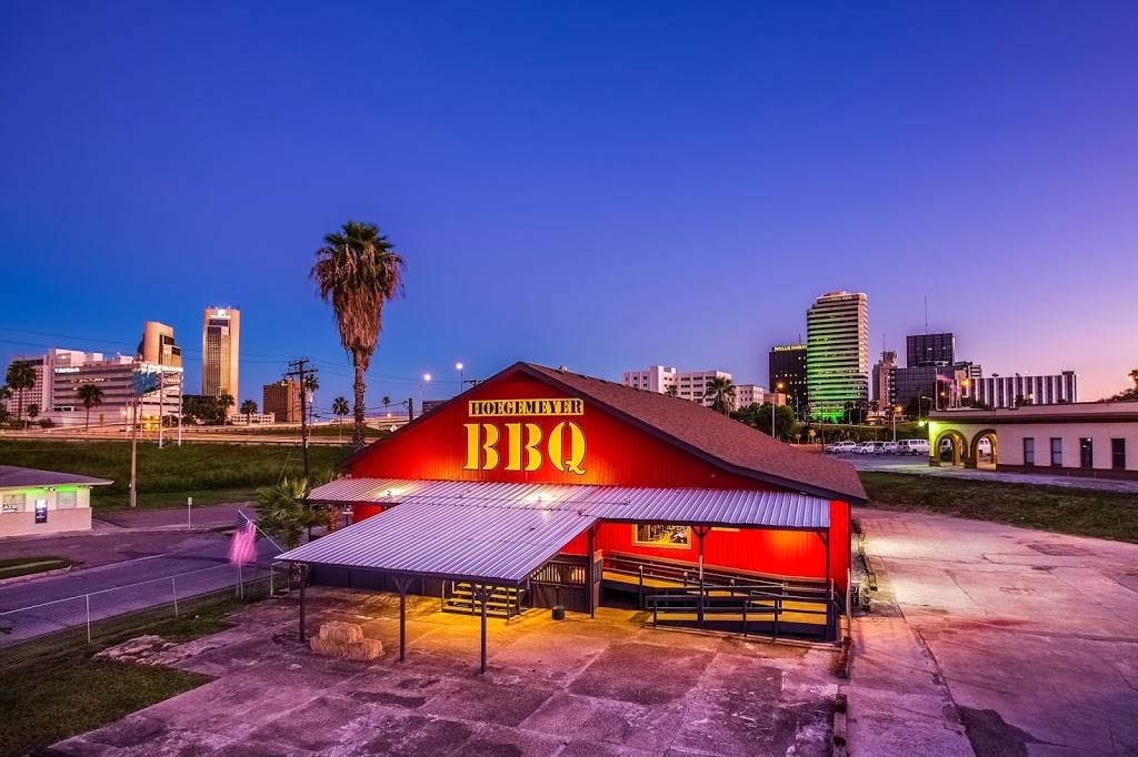 Hoegemeyers Barbeque Barn | restaurant | 711 Concrete St, Corpus Christi, TX 78401, USA | 3618844227 OR +1 361-884-4227
