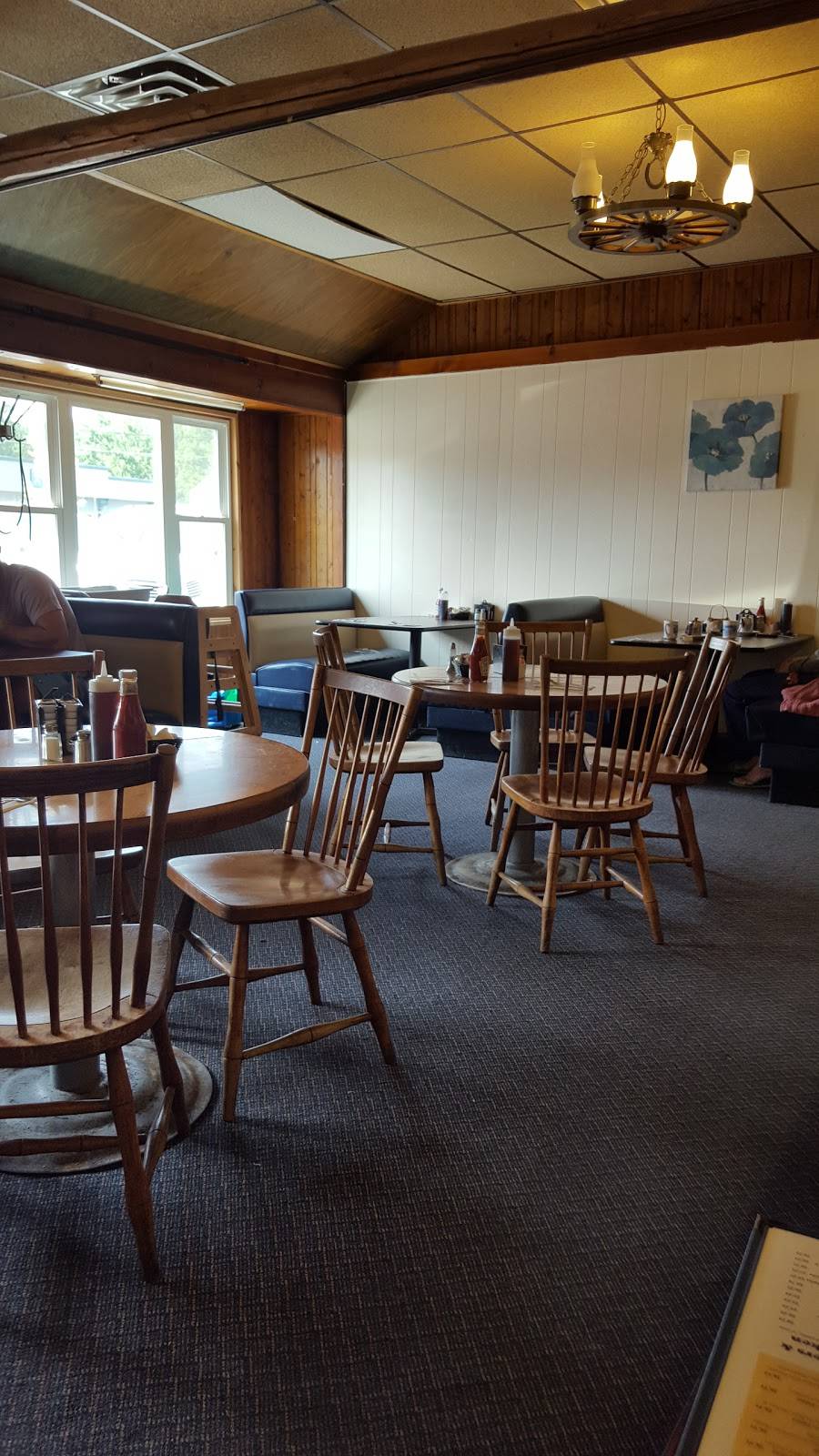 Hill Top | restaurant | 813 W Genesee Street Rd, Skaneateles, NY 13152, USA | 3156850016 OR +1 315-685-0016