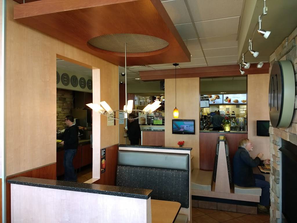 McDonalds | cafe | 67 Newtown Rd, Danbury, CT 06810, USA | 2037901130 OR +1 203-790-1130