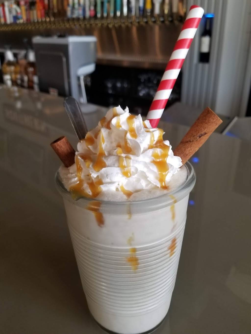 Peach Pit Bar + Grill | restaurant | 23111 Fashion Dr Suite 105, Estero, FL 33928, USA | 2399496471 OR +1 239-949-6471