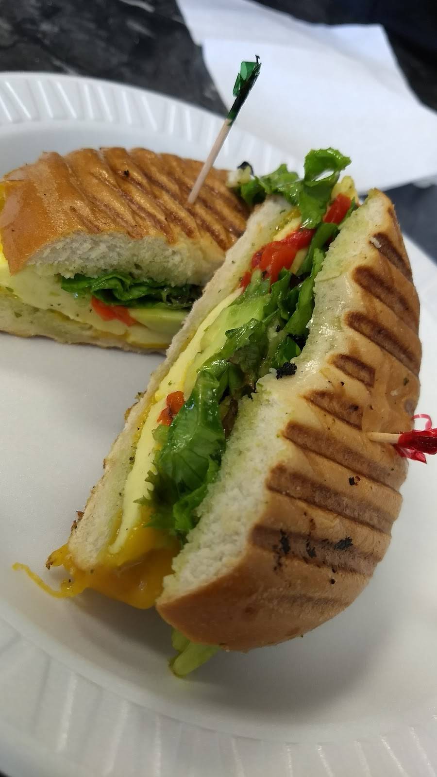 A La Mode Cafe & Catering | restaurant | 331 Nottingham Rd, Syracuse, NY 13210, USA | 3154466716 OR +1 315-446-6716