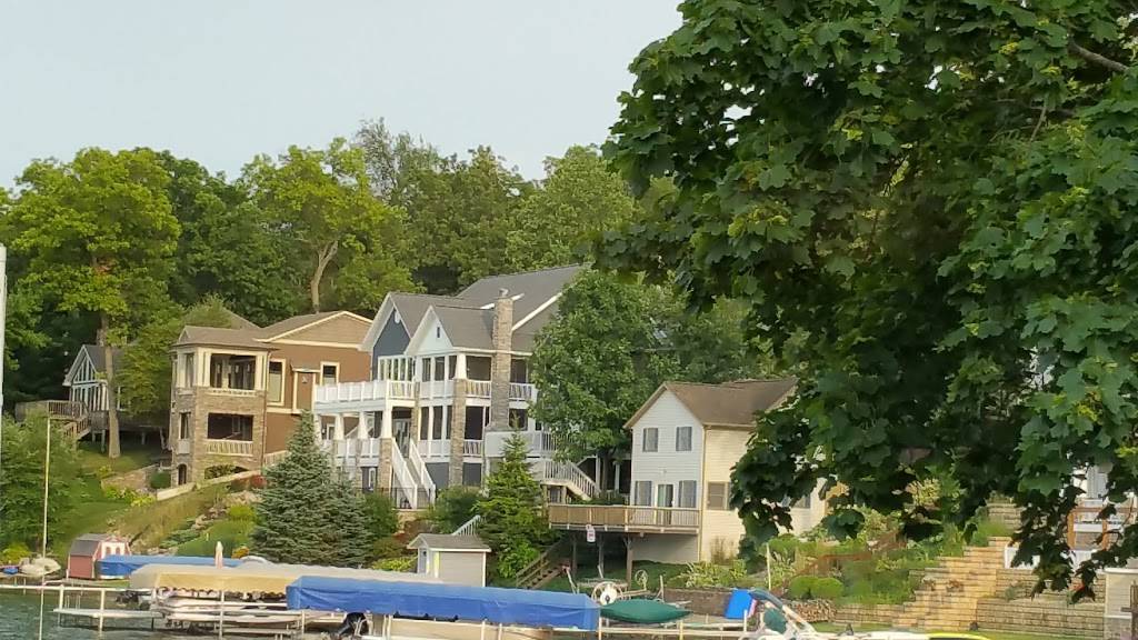 Captains Cabin | restaurant | 3070 W Shady Side Rd, Angola, IN 46703, USA | 2606655663 OR +1 260-665-5663