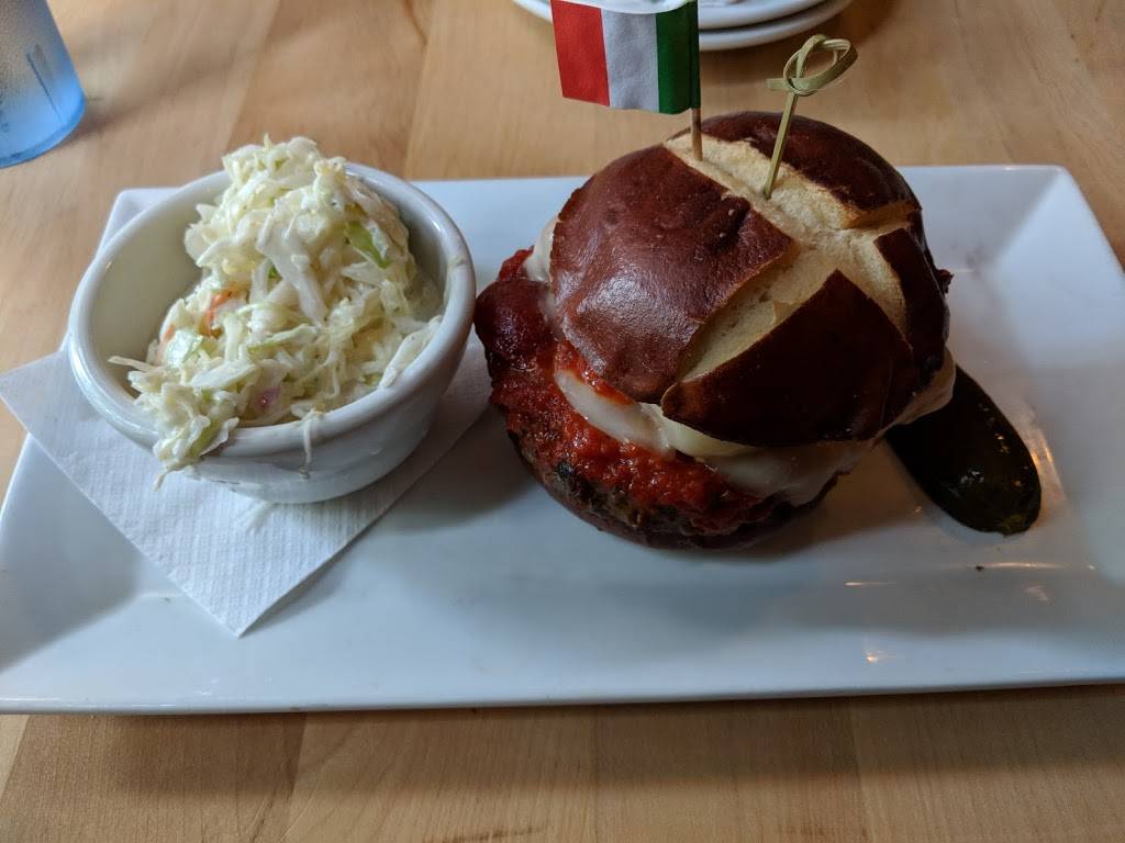 Durty Nellies | restaurant | 180 N Smith St, Palatine, IL 60067, USA | 8473589150 OR +1 847-358-9150