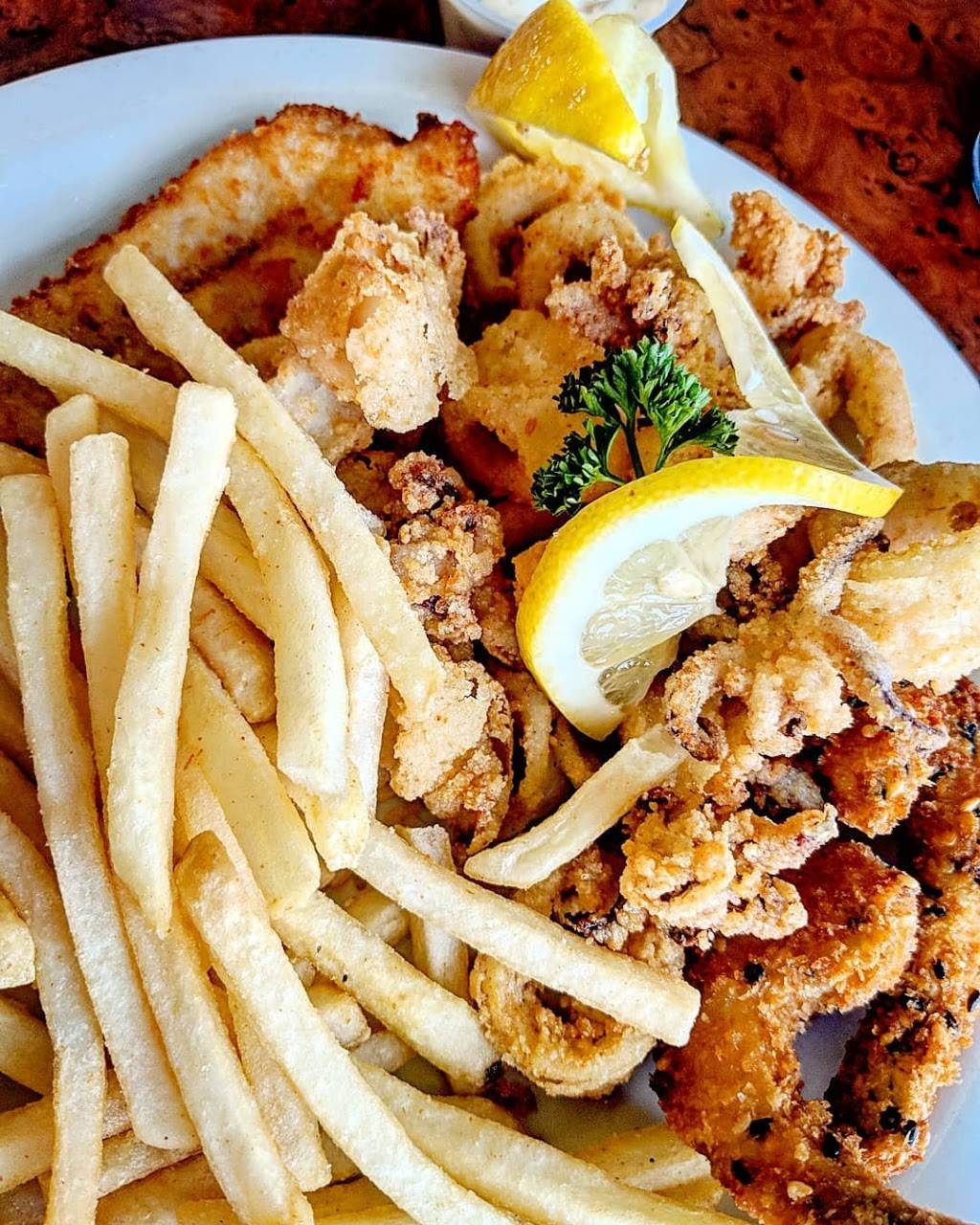 Woodies Café | restaurant | 25 Municipal Wharf, Santa Cruz, CA 95060, USA | 8314219410 OR +1 831-421-9410