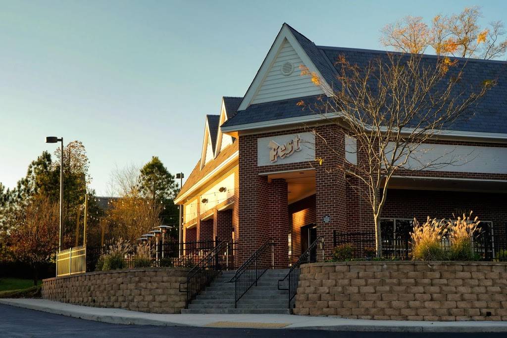 Fest | restaurant | 7044 Woodlake Commons Loop, Midlothian, VA 23112, USA | 8048182134 OR +1 804-818-2134